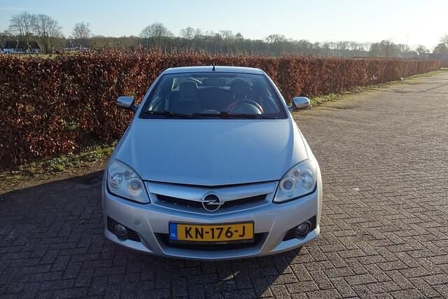 Occasion Opel Tigra 90 PK (66 kW) 2005 Grijs Cabriolet
