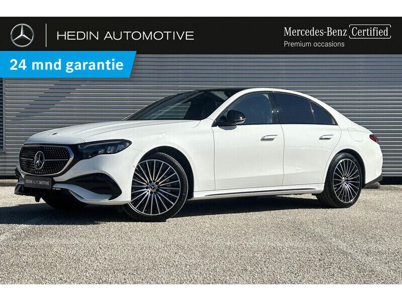 Wit Gebruikt 2024 Mercedes E300 AMG line Sedan | € 71.900 (Duur) - Afbeelding 1/4