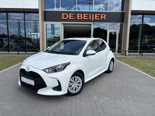 Wit Gebruikt 2023 Toyota Yaris Active Hatchback | € 19.700 (Eerlijke prijs) - Afbeelding 1/4