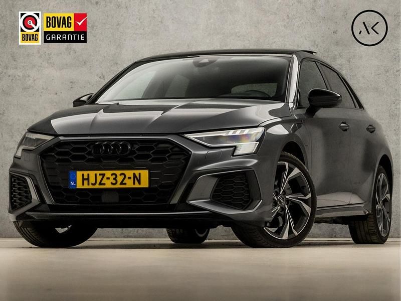 Grijs Gebruikt 2022 Audi A3 Sportback e-tron Competition Hatchback | € 32.945 (Eerlijke prijs) - Afbeelding 1/4
