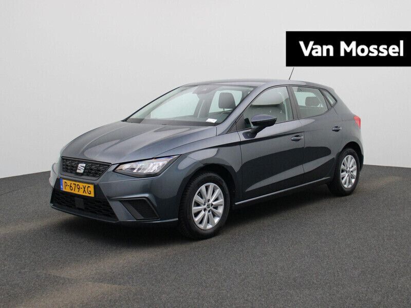 Grijs Gebruikt 2022 Seat Ibiza Business Hatchback | € 15.444 (Eerlijke prijs) - Afbeelding 1/4