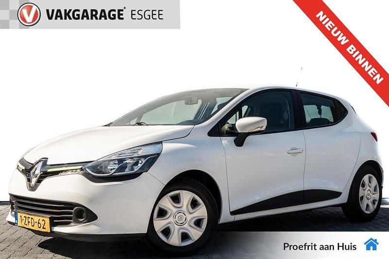 Wit Gebruikt 2015 Renault Clio IV Expression Hatchback | € 7.235 (Eerlijke prijs) - Afbeelding 1/4