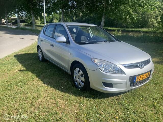 Grijs Gebruikt 2008 Hyundai i30 Active Hatchback | € 2.995 (Eerlijke prijs) - Afbeelding 1/4