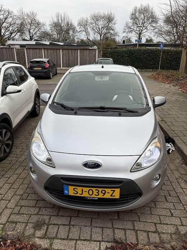 Grijs Occasion 2010 Ford Ka S MPV | € 2.000 (Goede deal) - Afbeelding 1/4