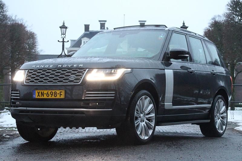 Grijs Occasion 2019 Land Rover Range Rover Autobiography SUV | € 50.895 - Afbeelding 1/4