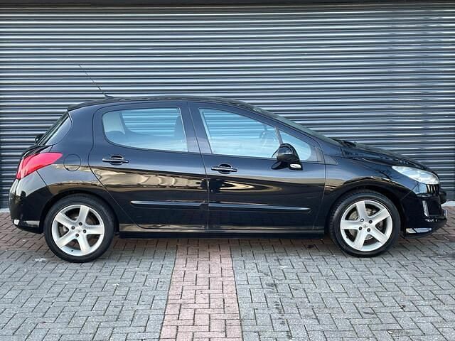 Occasion Peugeot 308 Allure 156 PK (114 kW) 2011 Zwart (metallic) Hatchback