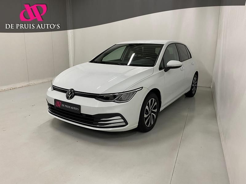 Wit Occasion 2022 VW Golf VIII Active Hatchback | € 21.950 (Iets duurder) - Afbeelding 1/4