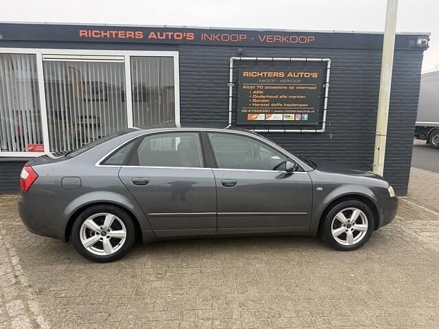 Occasion Audi A4 Exclusive 102 PK (75 kW) 2002 Grijs (metallic) Sedan