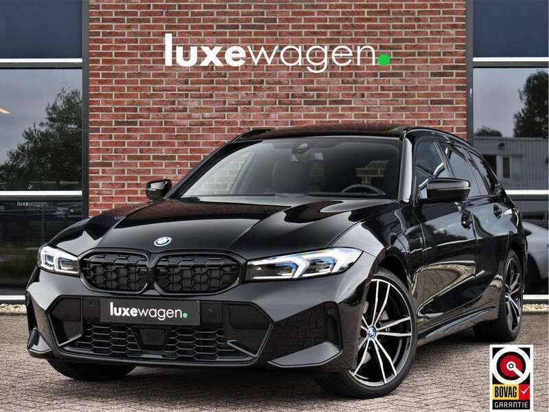 Zwart, metallic lak Gebruikt 2024 BMW 330 M Sport Stationwagen | € 52.900 (Iets duurder) - Afbeelding 1/4