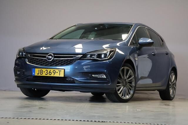 Blauw Gebruikt 2016 Opel Astra Innovation Hatchback | € 8.995 (Eerlijke prijs) - Afbeelding 1/4