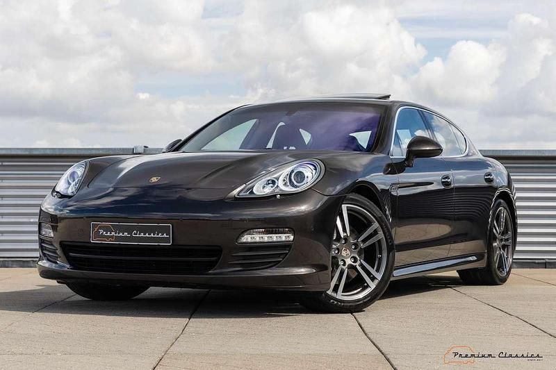 Grijs Gebruikt 2010 Porsche Panamera Sport Sedan | € 49.950 - Afbeelding 1/4