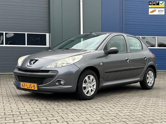 Grijs Occasion 2010 Peugeot 206+ Hatchback | € 1.950 (Eerlijke prijs) - Afbeelding 1/4