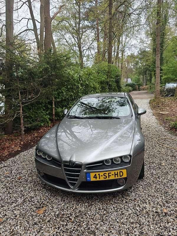 Gebruikt 2005 Alfa Romeo 159 Distinctive Sedan | € 3.650 (Eerlijke prijs) - Afbeelding 1/4