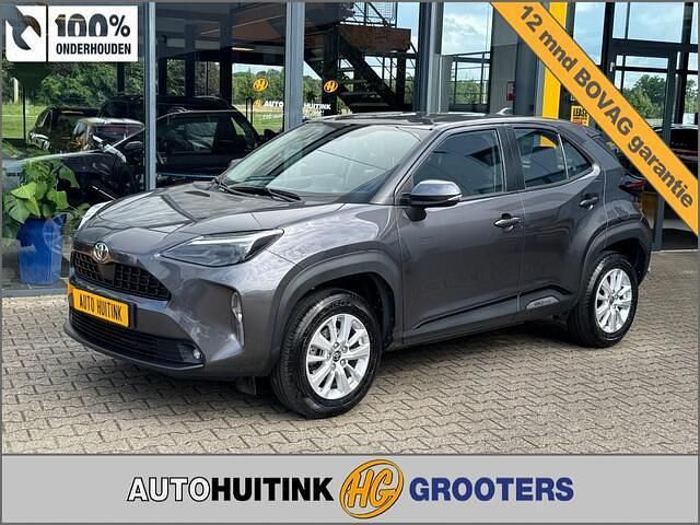 Grijs, metallic lak Gebruikt 2021 Toyota Yaris Cross Comfort SUV | € 23.940 (Eerlijke prijs) - Afbeelding 1/4