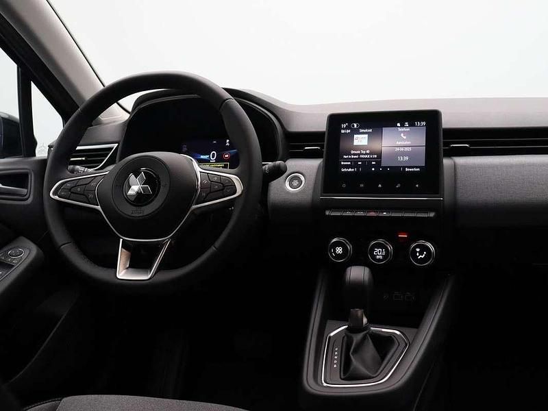 Occasion Mitsubishi L Intense 143 PK (105 kW) 2025 Grijs Hatchback