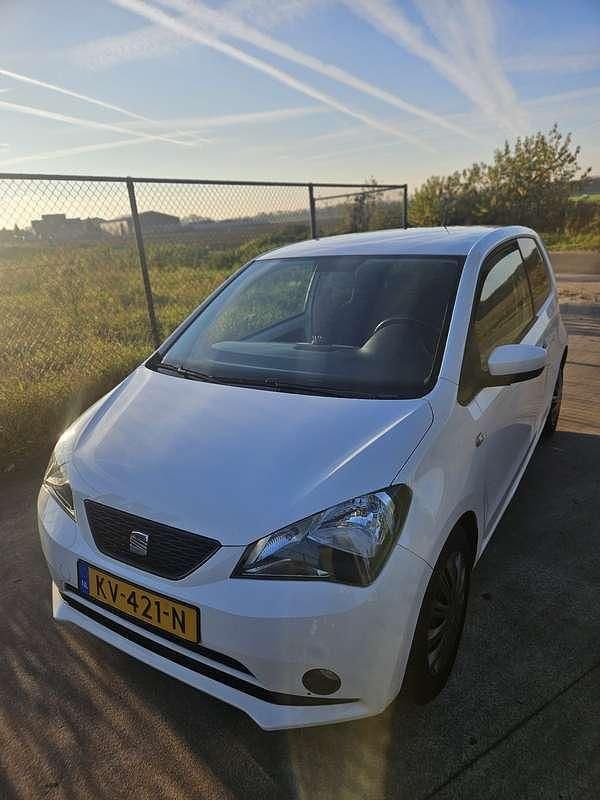 Wit Gebruikt 2012 Seat Mii Chic Hatchback | € 3.400 (Goede deal) - Afbeelding 1/4