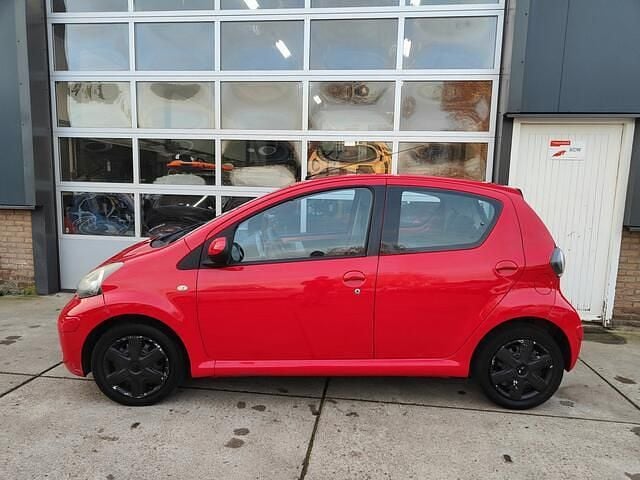 Occasion Toyota Aygo Comfort 68 PK (50 kW) 2010 Rood Hatchback