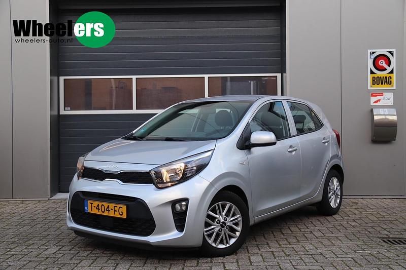 Grijs Occasion 2023 Kia Picanto Hatchback | € 15.995 (Eerlijke prijs) - Afbeelding 1/4