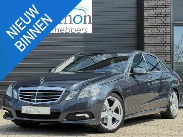 Grijs Gebruikt 2010 Mercedes E350 Avantgarde Sedan | € 19.900 (Duur) - Afbeelding 1/4