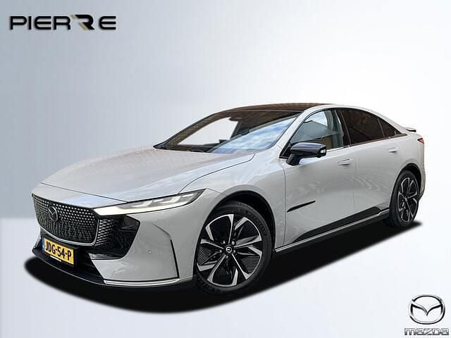 Aero grey (grijs metallic) Nieuw 2025 Mazda 6e Takumi-Line Sedan | € 51.115 (Iets duurder) - Afbeelding 1/4