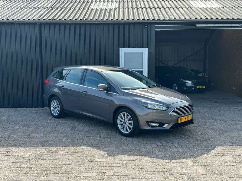 Grijs Gebruikt 2015 Ford Focus Titanium Stationwagen | € 7.950 (Eerlijke prijs) - Afbeelding 1/4