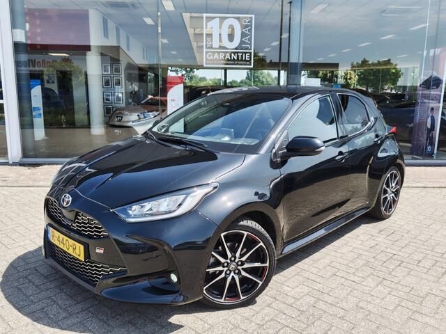 Zwart Gebruikt 2022 Toyota Yaris Premium Hatchback | € 25.995 (Eerlijke prijs) - Afbeelding 1/4