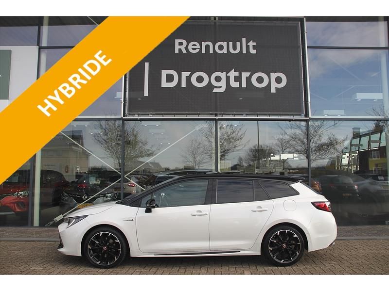 Wit Occasion 2020 Toyota Corolla Stationwagen | € 24.925 (Iets duurder) - Afbeelding 1/3
