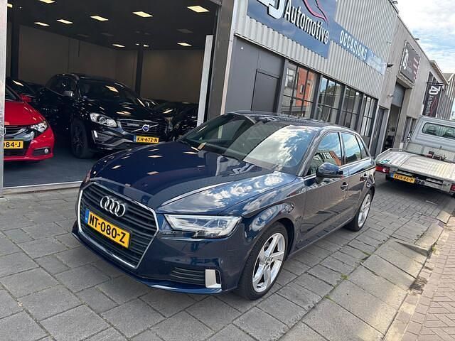 Blauw Gebruikt 2017 Audi A3 Sportback Sport Hatchback | € 16.450 (Eerlijke prijs) - Afbeelding 1/4