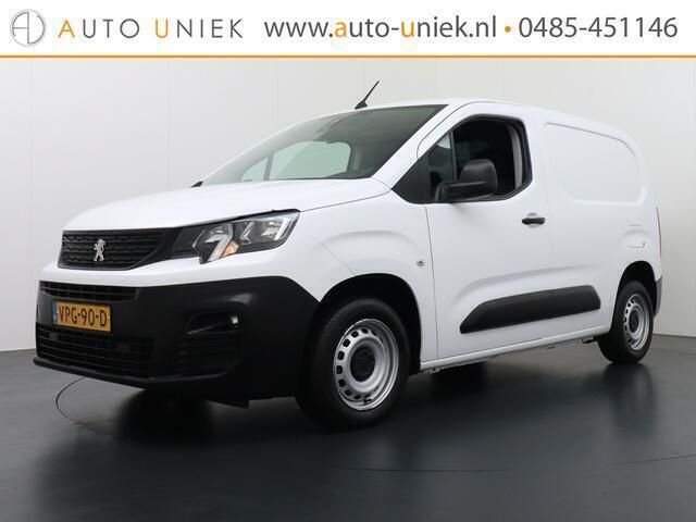Wit Gebruikt 2022 Peugeot Partner Premium MPV | € 10.450 (Goede deal) - Afbeelding 1/4