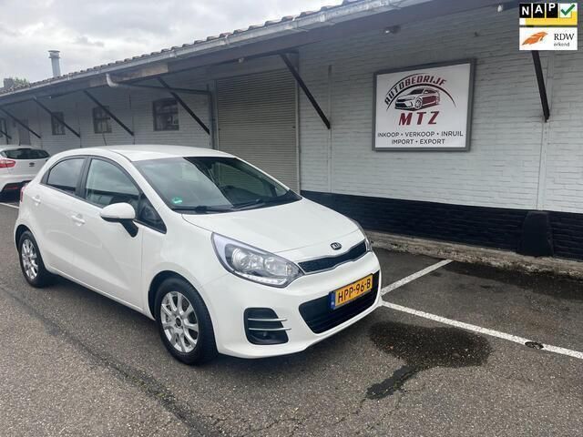 Wit Gebruikt 2016 Kia Rio Comfort Hatchback | € 7.649 (Eerlijke prijs) - Afbeelding 1/4