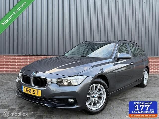 Grijs Gebruikt 2016 BMW 316 Executive Stationwagen | € 9.944 (Super prijs) - Afbeelding 1/4