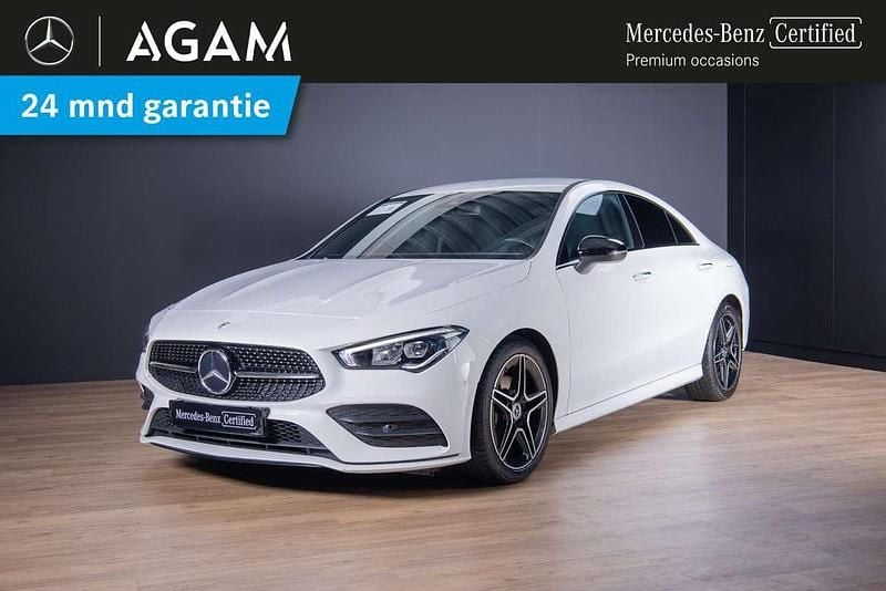 Wit Gebruikt 2023 Mercedes CLA180 AMG line Sedan | € 36.450 (Eerlijke prijs) - Afbeelding 1/4