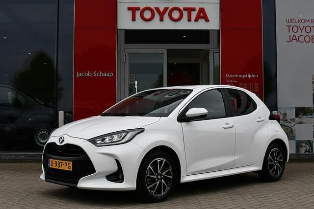 Wit Gebruikt 2024 Toyota Yaris Hatchback | € 23.799 (Eerlijke prijs) - Afbeelding 1/4