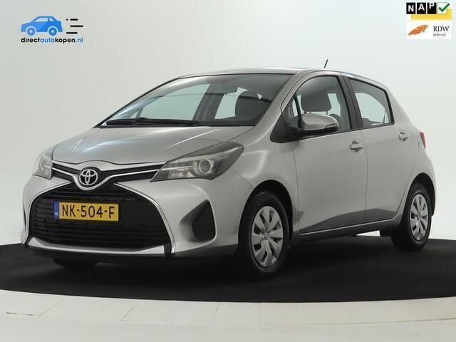 Grijs Gebruikt 2017 Toyota Yaris Hatchback | € 10.995 (Eerlijke prijs) - Afbeelding 1/4