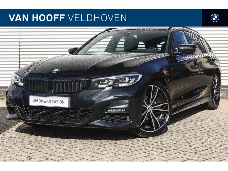 Saphirschwarz Gebruikt 2020 BMW 318 Executive Stationwagen | € 29.500 (Duur) - Afbeelding 1/4