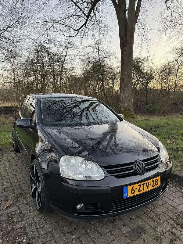 Gebruikt 2004 VW Golf IV Sedan | € 1.900 (Eerlijke prijs) - Afbeelding 1/4