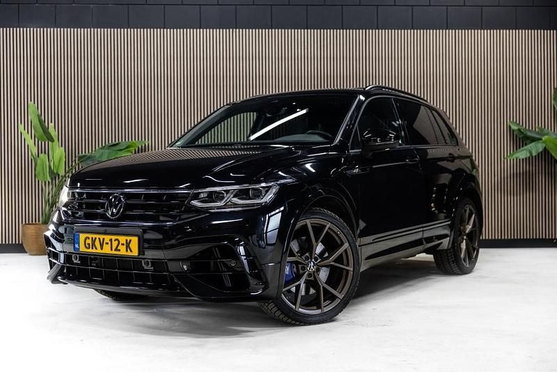 Zwart Occasion 2023 VW Tiguan R SUV | € 65.950 - Afbeelding 1/4