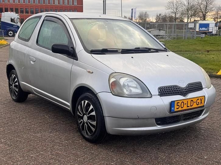 Occasion 2002 Toyota Yaris | € 999 (Goede deal) - Afbeelding 1/4