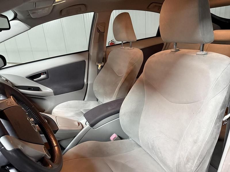 Occasion Toyota Prius Business Edition 136 PK (100 kW) 2011 Rood Hatchback