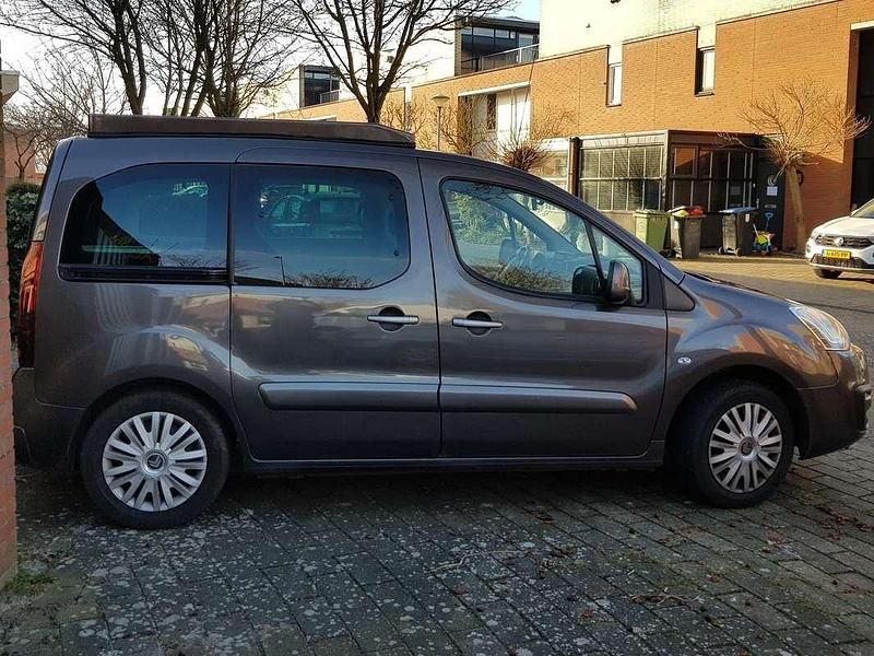 Bruin Occasion 2017 Citroën Berlingo MPV | € 7.000 (Super prijs) - Afbeelding 1/4
