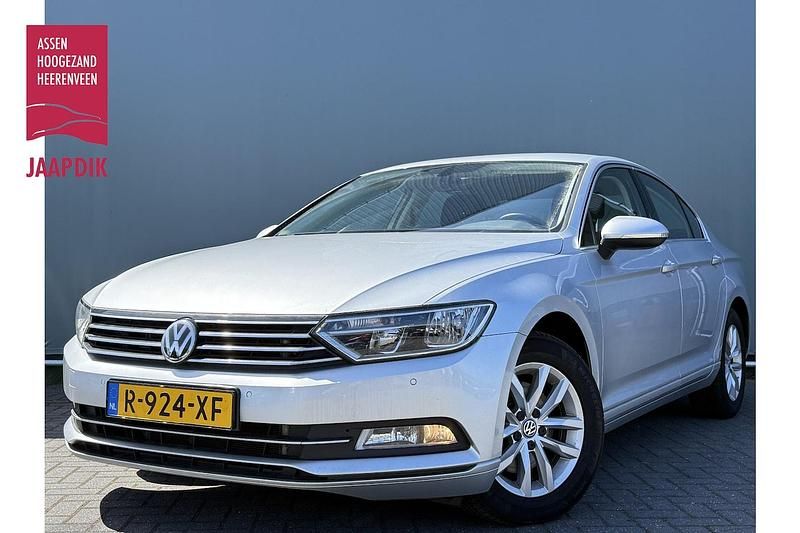 Grijs, metallic lak Occasion 2017 VW Passat Edition Sedan | € 15.799 (Goede deal) - Afbeelding 1/3