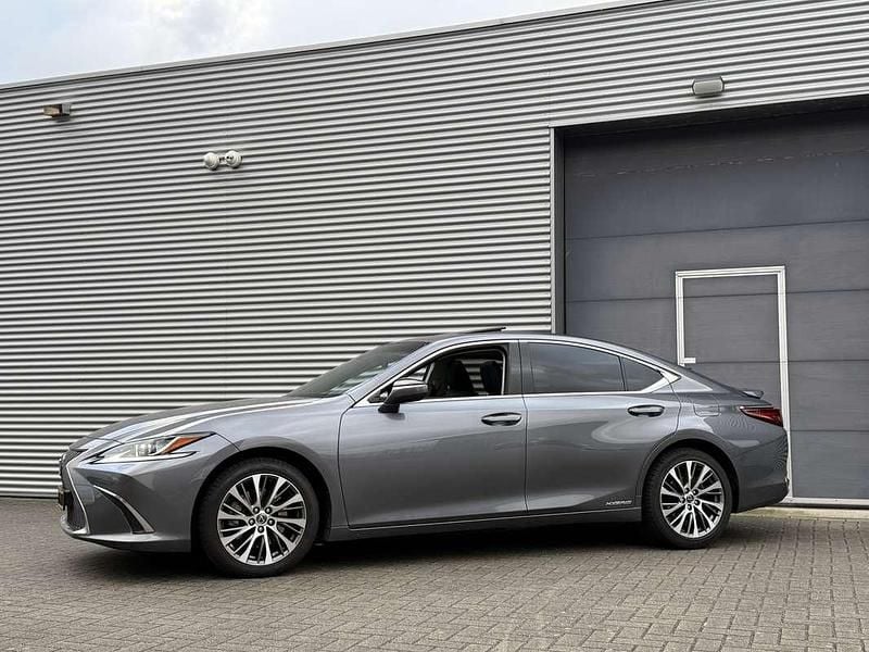 Occasion Lexus ES300 Business Edition 218 PK (160 kW) 2021 Grijs Sedan