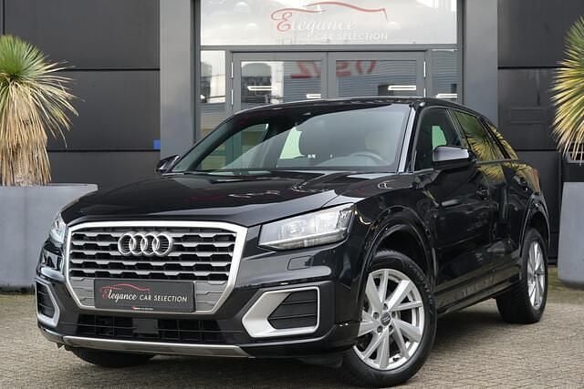 Zwart (metallic) Gebruikt 2018 Audi Q2 Design SUV | € 19.950 (Goede deal) - Afbeelding 1/4