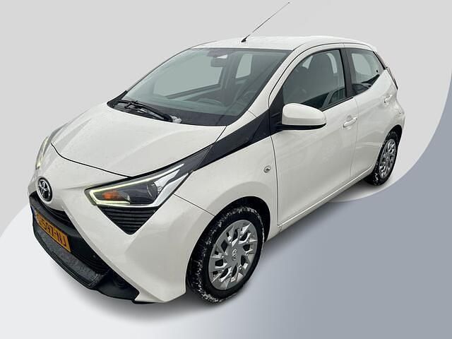 Occasion Toyota Aygo X-play 72 PK (52 kW) 2019 Wit Hatchback