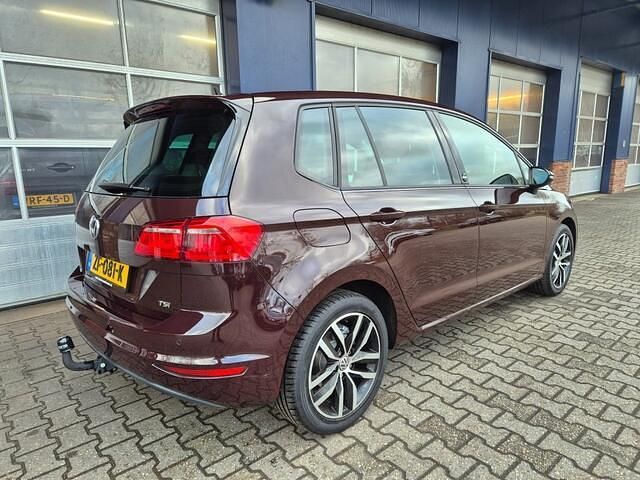Occasion VW Golf Sportsvan Highline 110 PK (80 kW) 2018 Rood MPV