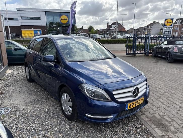 Occasion Mercedes B180 Ambition 123 PK (90 kW) 2012 Blauw MPV