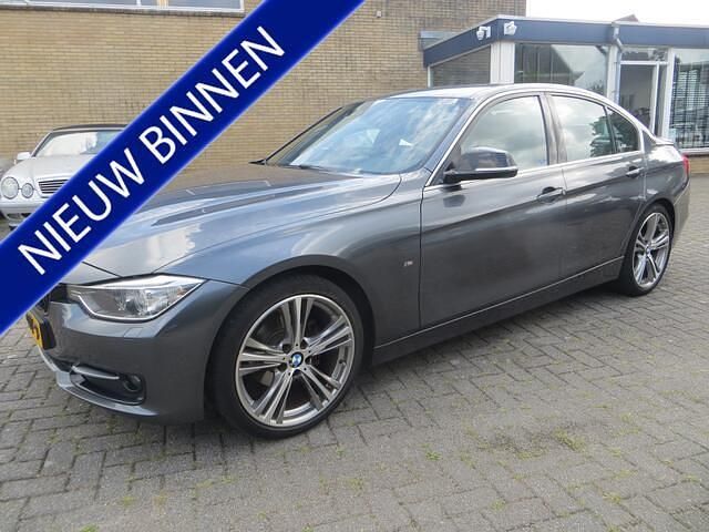 Grijs Gebruikt 2013 BMW 320 Efficient Dynamics Sedan | € 8.399 (Goede deal) - Afbeelding 1/4