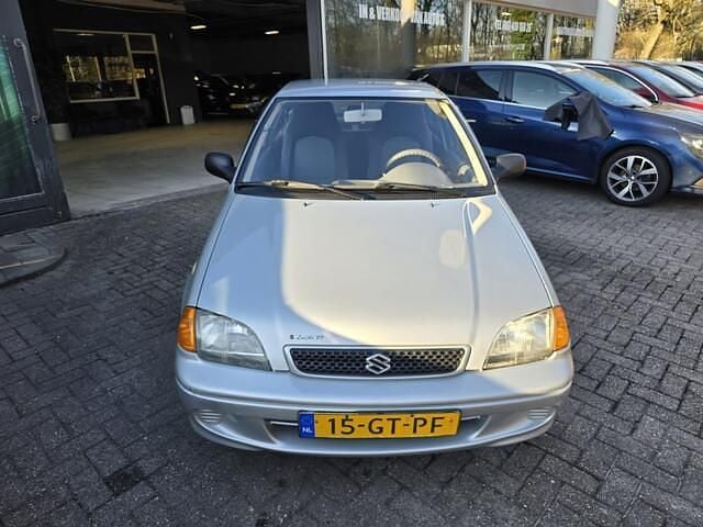 Occasion Suzuki Swift 86 PK (63 kW) 2001 Grijs Hatchback