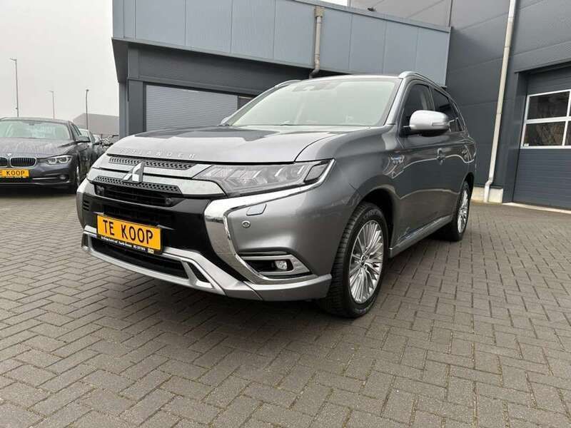 Grijs Gebruikt 2021 Mitsubishi Outlander P-HEV SUV | € 24.350 (Goede deal) - Afbeelding 1/4