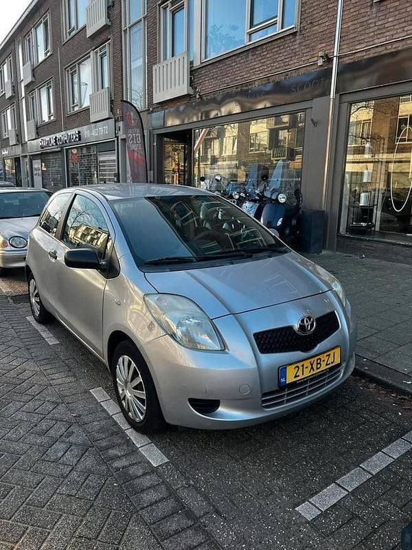 Occasion 2007 Toyota Yaris Terra | € 1.725 (Goede deal) - Afbeelding 1/4